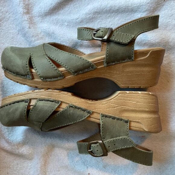 Sanita Margrethe Sandals Leather size 36 6 Khaki Clogs Wood Heel Green Beige - Picture 3 of 16